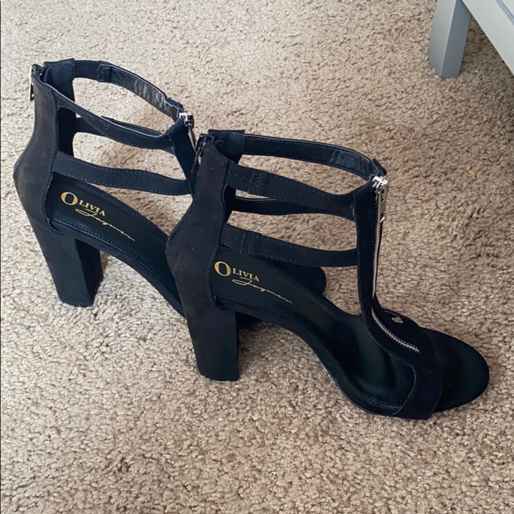 Heels - Picture 2 of 3